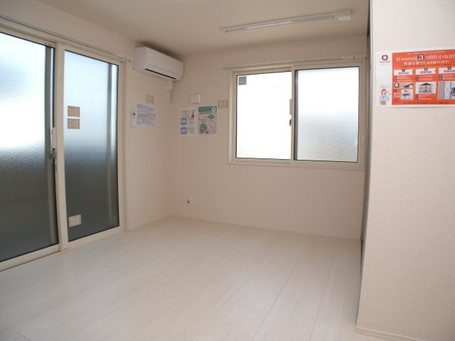 ルミエール千守の洋室