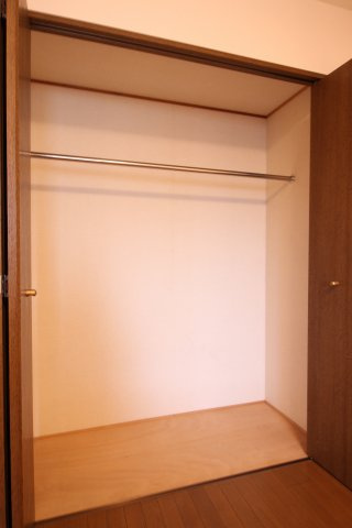 プラザハイツ二ツ屋B棟の収納