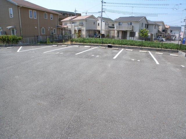セントラルグレイスの駐車場