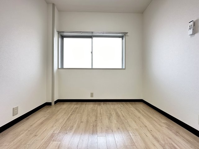 シティーハイツの洋室