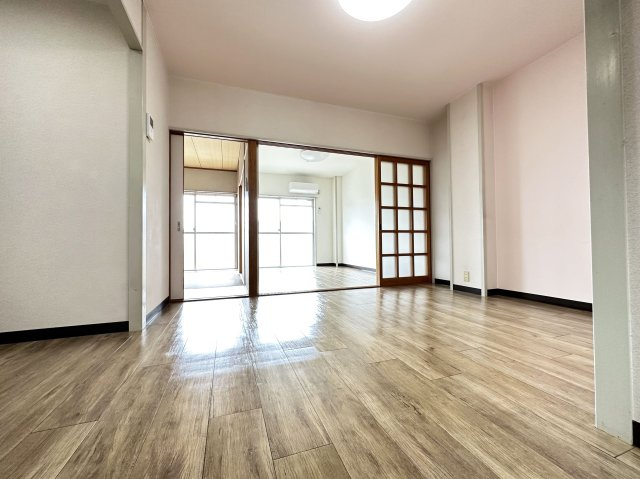 シティーハイツの居間・リビング