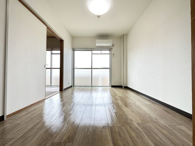 シティーハイツの居間・リビング