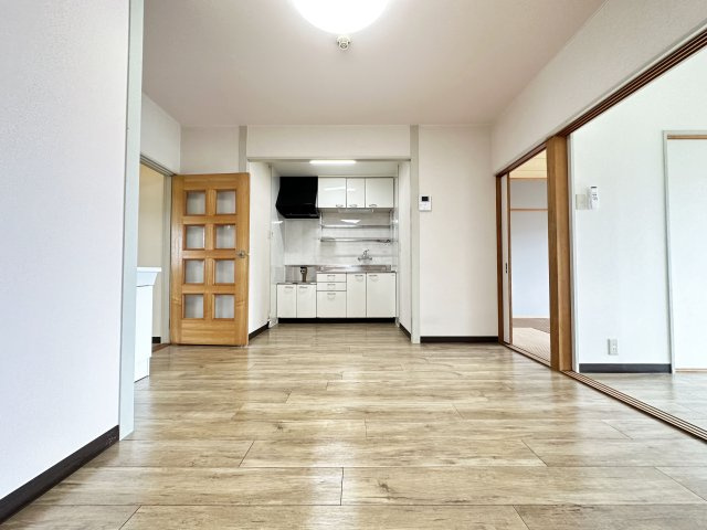 シティーハイツの居間・リビング