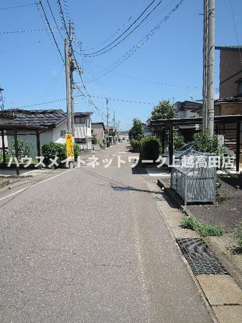 カントリーハイツＢのその他|前面道路