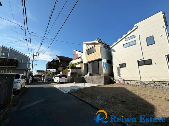 新築戸建　茅ヶ崎市平和町の前面道路含む現地写真|海まで徒歩圏内で気軽にマリンスポーツも楽しめます♪