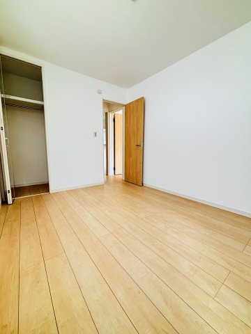 広島市西区庚午中1丁目　新築一戸建て(全9棟)の洋室