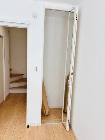 広島市西区庚午中1丁目　新築一戸建て(全9棟)の洋室