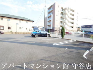 【駐車場】