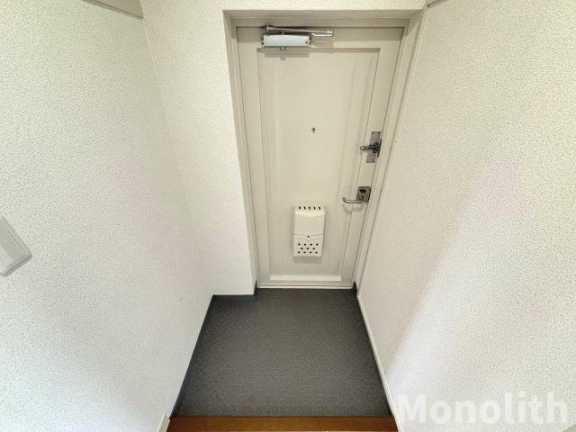 泉北茶山台２丁3番22号棟の玄関