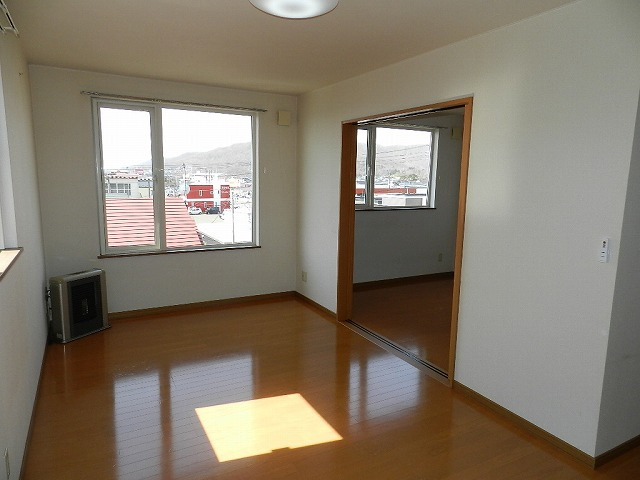 若山ハイツ大谷の居間・リビング