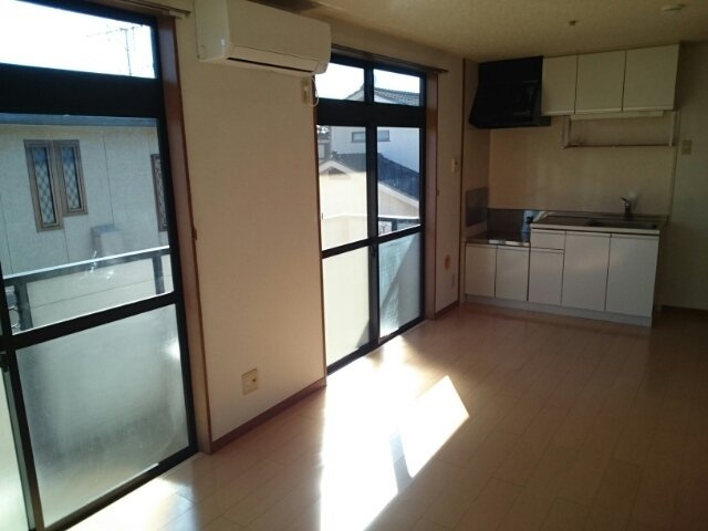 リバーサイド山崎の居間・リビング