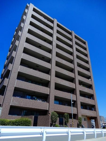 クレステージ吹田の外観