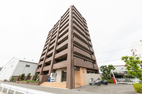 クレステージ吹田の外観