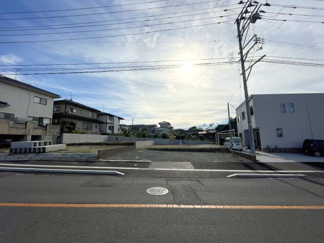 本宮市本宮兼谷平　住宅用地の前面道路含む現地写真
