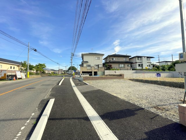 本宮市本宮兼谷平　住宅用地の前面道路含む現地写真