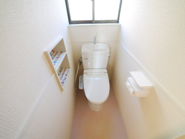 大網白里市北今泉　中古戸建のトイレ|白里海岸まで車約8分 敷地約82坪菜園スペースあり 目の前が田園風景で静かな環境です