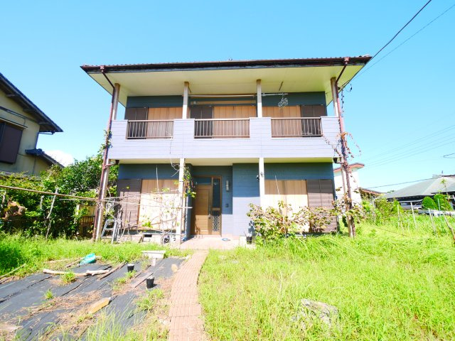 大網白里市北今泉　中古戸建の玄関|白里海岸まで車約8分 敷地約82坪菜園スペースあり 目の前が田園風景で静かな環境です