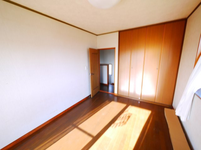 大網白里市北今泉　中古戸建の洋室|白里海岸まで車約8分 敷地約82坪菜園スペースあり 目の前が田園風景で静かな環境です