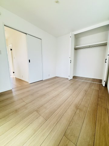 広島市西区庚午中1丁目　新築一戸建て(全9棟)の洋室