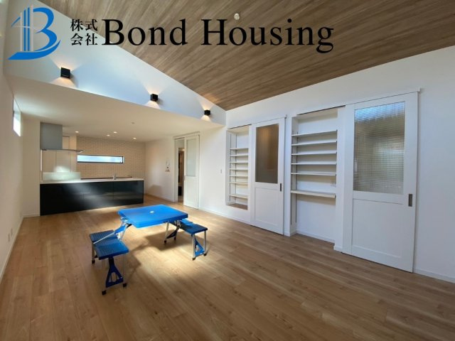 LDK22帖超え　美山台2丁目　1号棟の居間・リビング