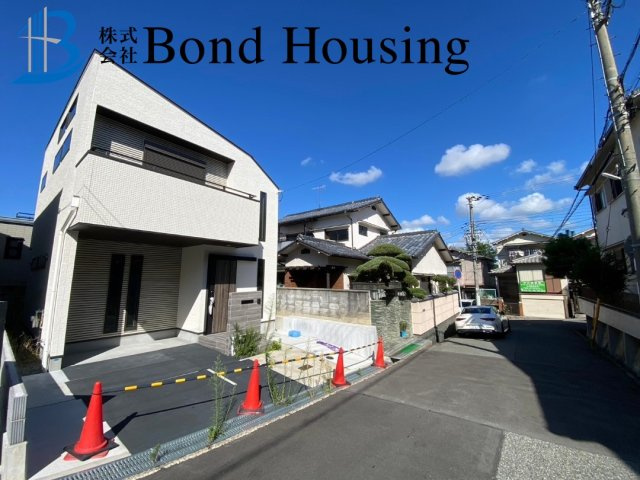 LDK22帖超え　美山台2丁目　1号棟の前面道路含む現地写真