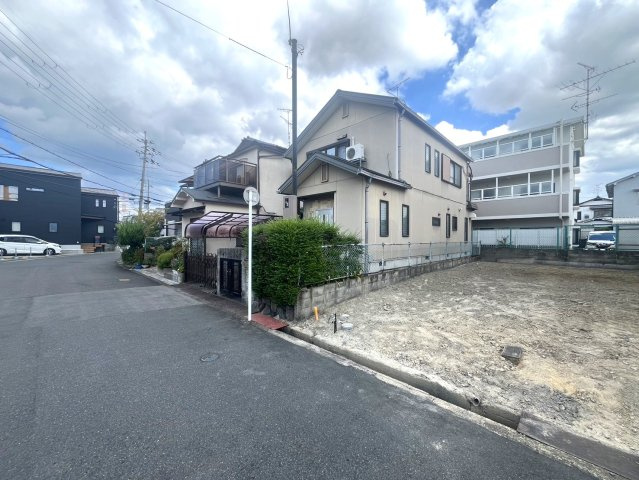 ◆近鉄『富野荘』駅徒歩３分◆エコジョーズ仕様◆並列駐車２台可◆リナージュ城陽枇杷庄鹿背田２４-１期の外観|現地(２０２４年９月撮影)
現況：建築中