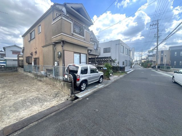 ◆近鉄『富野荘』駅徒歩３分◆エコジョーズ仕様◆並列駐車２台可◆リナージュ城陽枇杷庄鹿背田２４-１期の外観|現地(２０２４年９月撮影)
現況：建築中