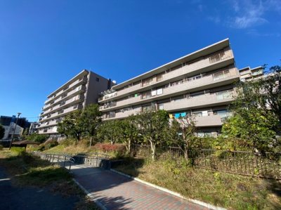 【外観】 | ◆ヒルズ横浜ガーデンホームズ◆ | ◆その邸が魅せる、気品・上質・重厚感・極細やかさ、そのすべては訪れた者に安らぎと品性を与える特別な空間です。ここに住むからこそ意味がある。すべての（始まり）をここから迎えます。