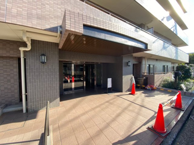 【エントランス】 | ◆ヒルズ横浜ガーデンホームズ◆ | ◆管理体制良好なマンションです。清潔感のあるエントランスに開放感のある住環境。