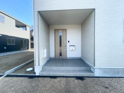 【エントランス】 | 神栖市居切　第1－1号棟 | ご希望の物件も探せます！お問合せお待ちしています！