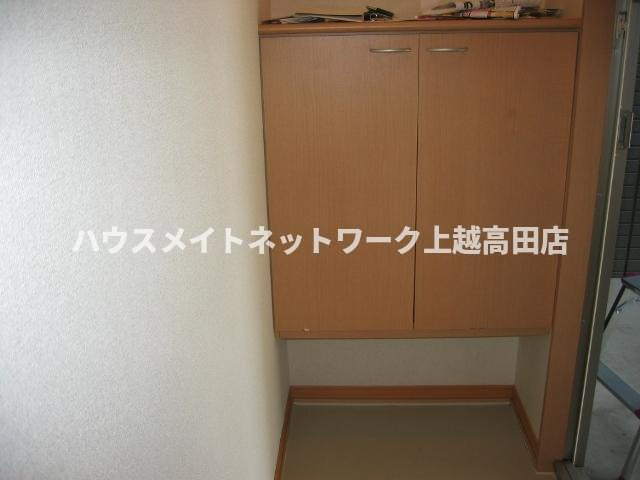 ソレーユ春日山の玄関|玄関・シューズボックス