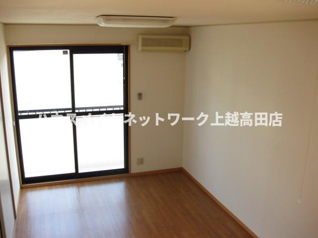 ソレーユ春日山の居間・リビング|ＬＤＫ