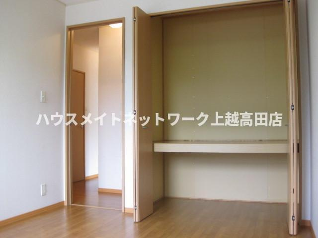 ソレーユ春日山の洋室|洋室