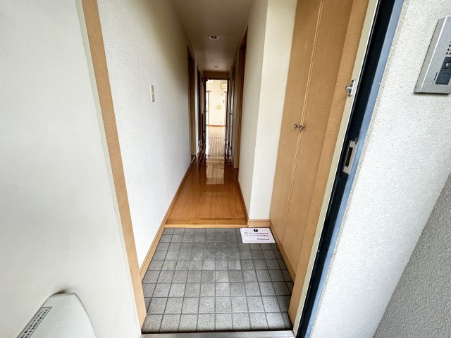 リヴィエール大高の玄関