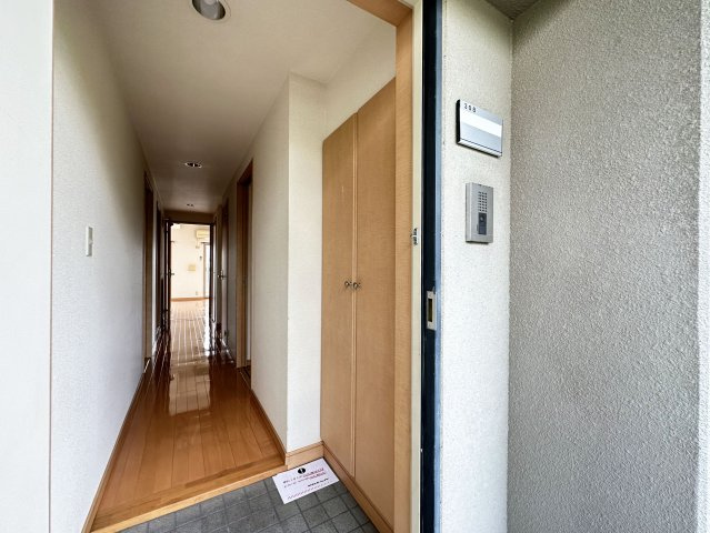 リヴィエール大高の玄関