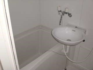 レオパレスグリーントロアの洗面所