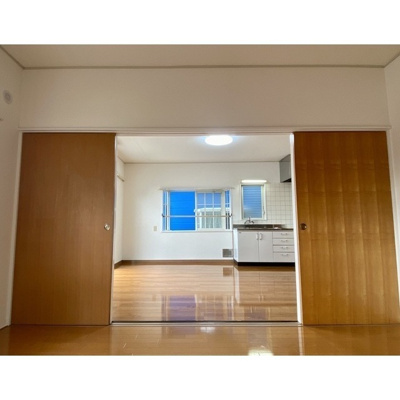 【居間・リビング】 | LDK隣洋室