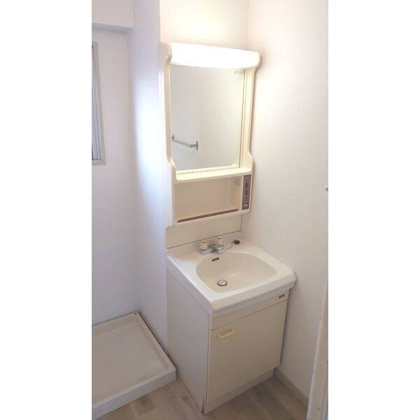 コーポエデンの玄関