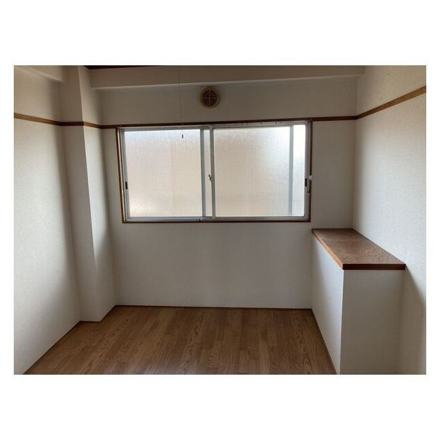 菱野ビルの居間・リビング