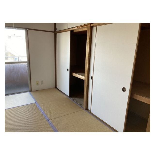 菱野ビルの収納