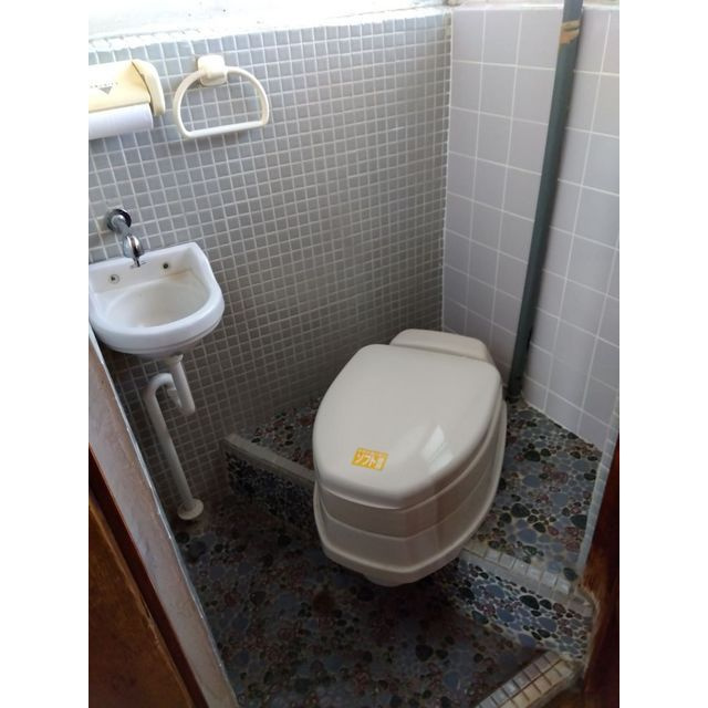 岐阜市加納村松町４丁目のアパートのトイレ