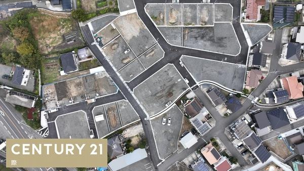 和歌山市府中　分譲地（30号地記載）の前面道路含む現地写真|和歌山北ICまで車で約５分！都心へのアクセス良好でお出かけや通勤に便利です！