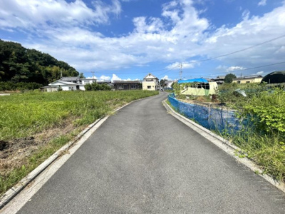 【前面道路含む現地写真】 | 売地　勝岡町