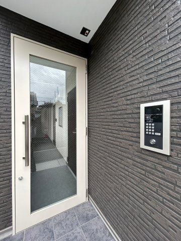 ジーメゾン大久保ルミナスのエントランス