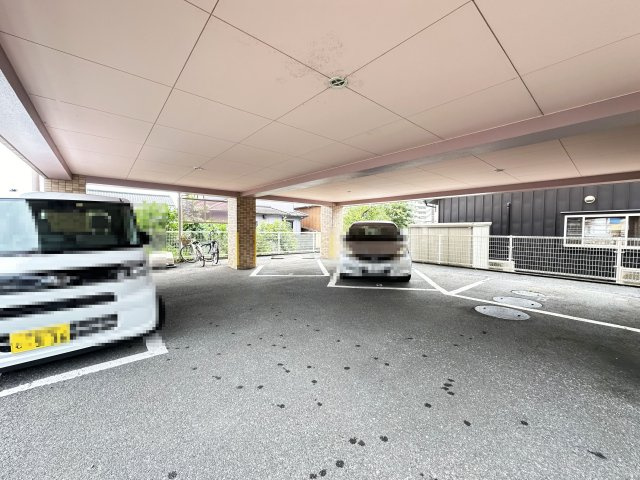 マンション光の駐車場