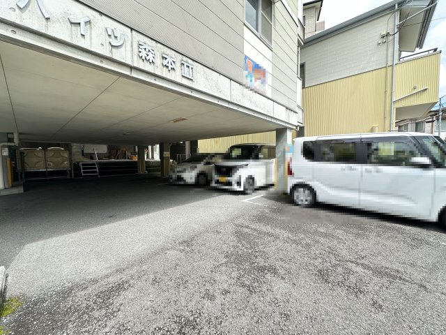 ハイツ森本Ⅱの駐車場