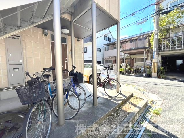 千壽ハイツの駐車場