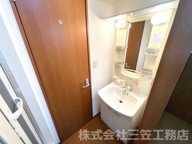 千壽ハイツの洗面所|独立洗面台