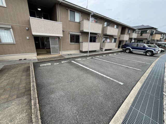 エクセレント早瀬の駐車場
