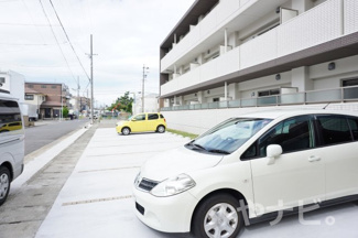 【駐車場】